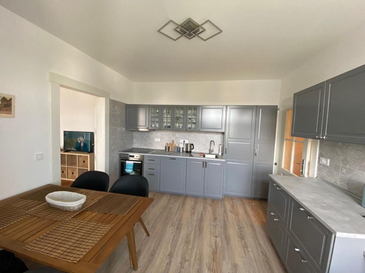 Apartman Xaveriova Praga Exterior foto